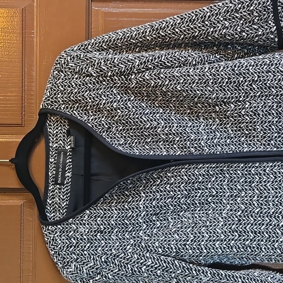 Dana Buchman-Blk/gray/white tweed short jkt. Sz 10. - Picture 2 of 9